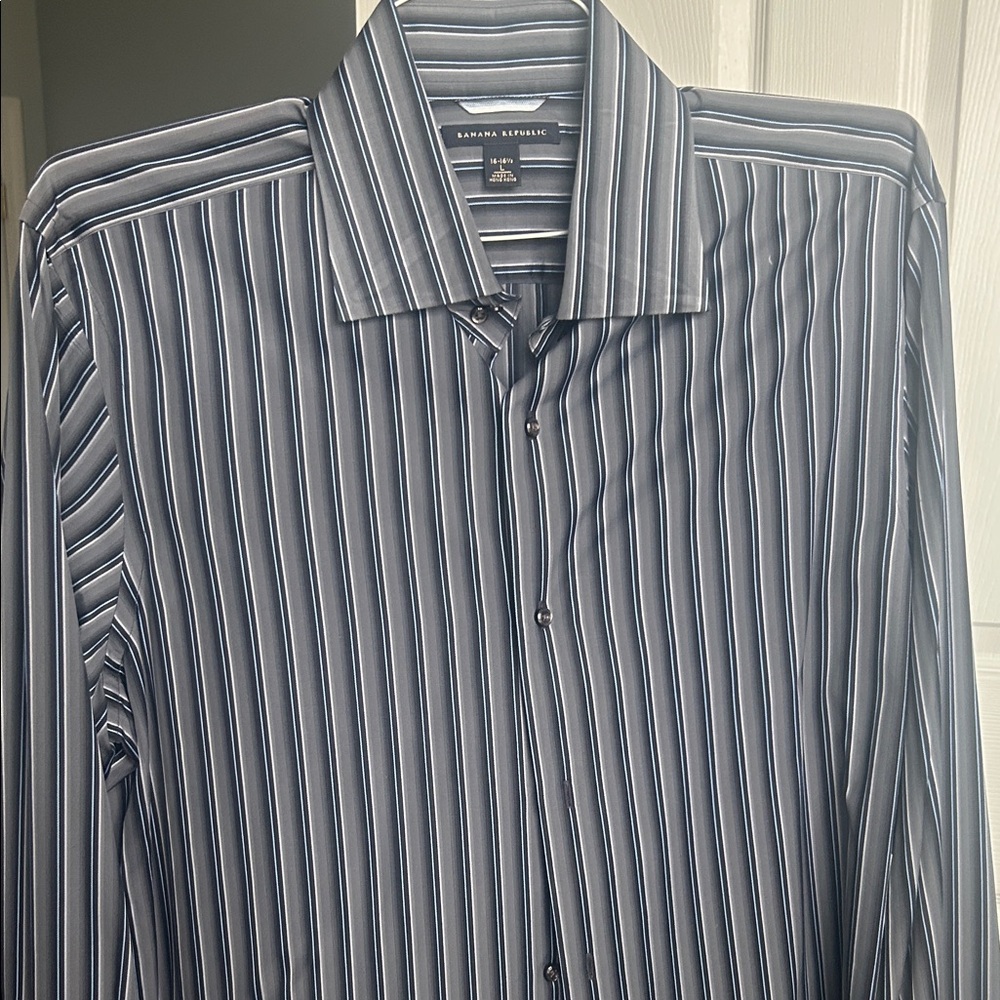 Banana Republic Men's Dark Striped Shirt
